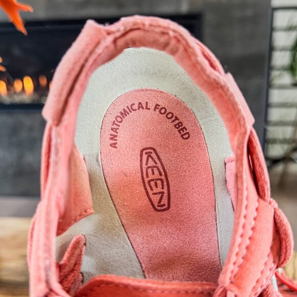 KEEN Uneek Slice Fade Two Cord Adjustable Fit Sandals, Summer Fig/Crabapple, 9 - Picture 4 of 9